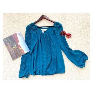 Max studio green top long sleeve women’s M size